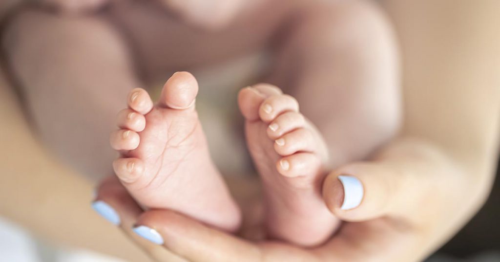 Triagem neonatal do quadril: por que o exame físico dos primeiros dias importa?